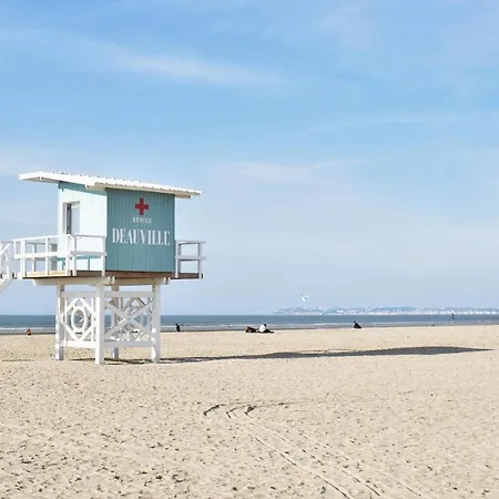 Apartman 1 Bedroom Nice Apartment In Blonville-Sur-Mer *